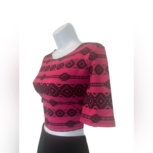 Ali and Kris Crop Top Tribal Top. Size: Large. Color: Fuchsia and Black - Picture 3 of 9